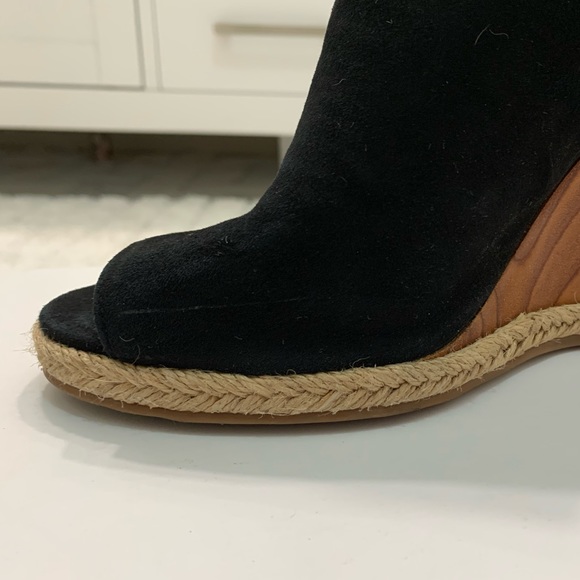 Tory Burch Peep Toe Wedge - Picture 16 of 17